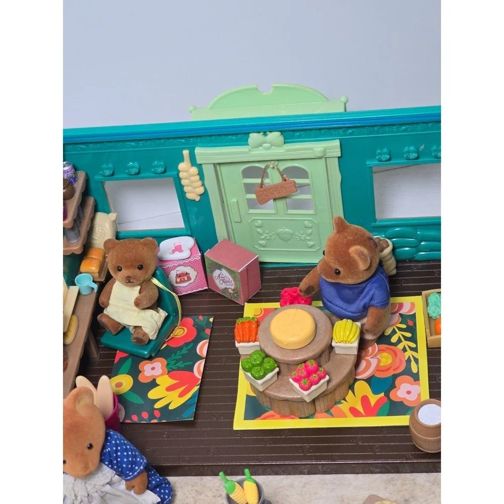 Li'l Woodzeez Calico Critters Mix HOPPIN' FARMERS MARKET Store with Toy Food